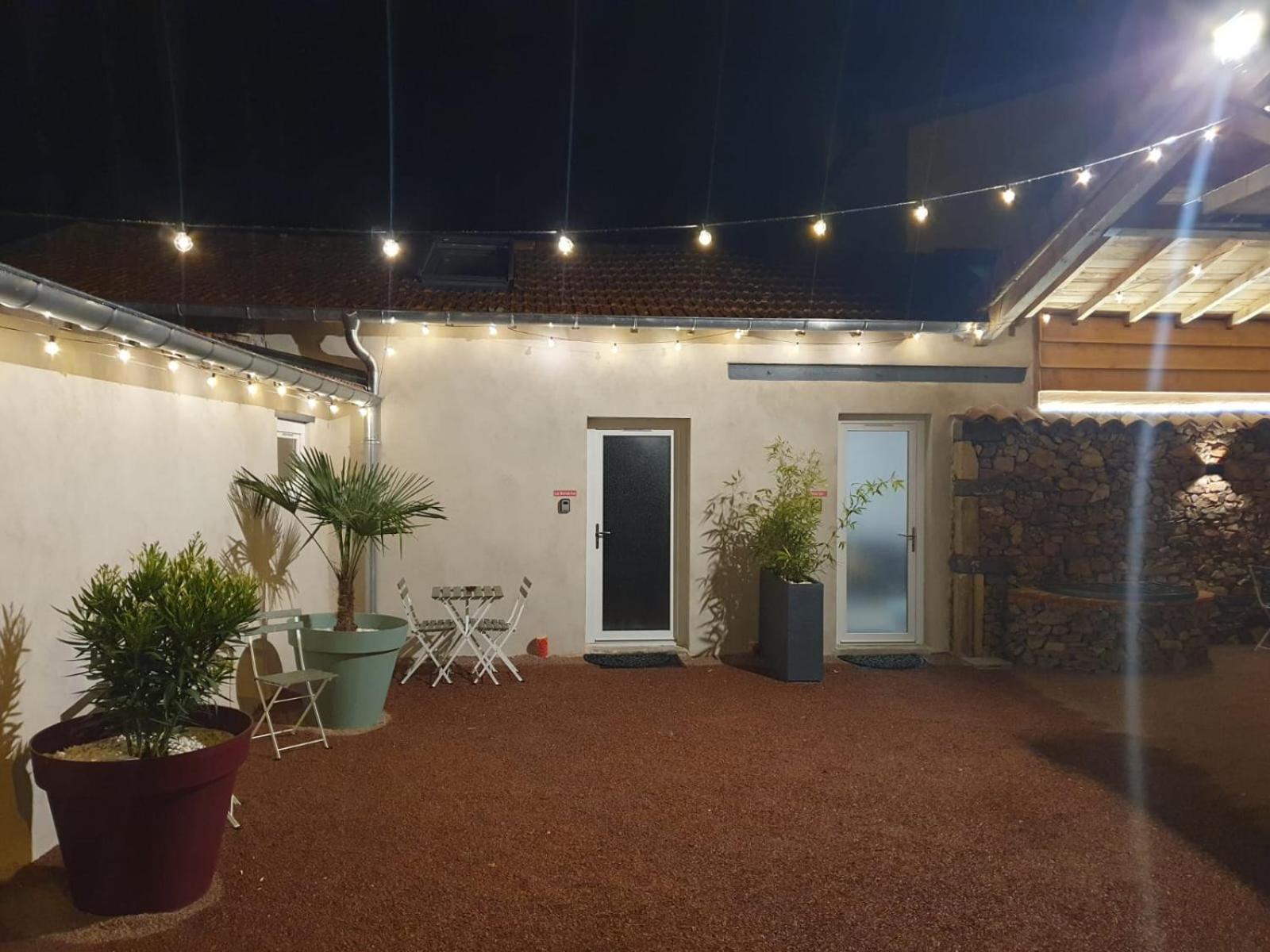 Le Boheme, Sauna & Spa Riorges Εξωτερικό φωτογραφία