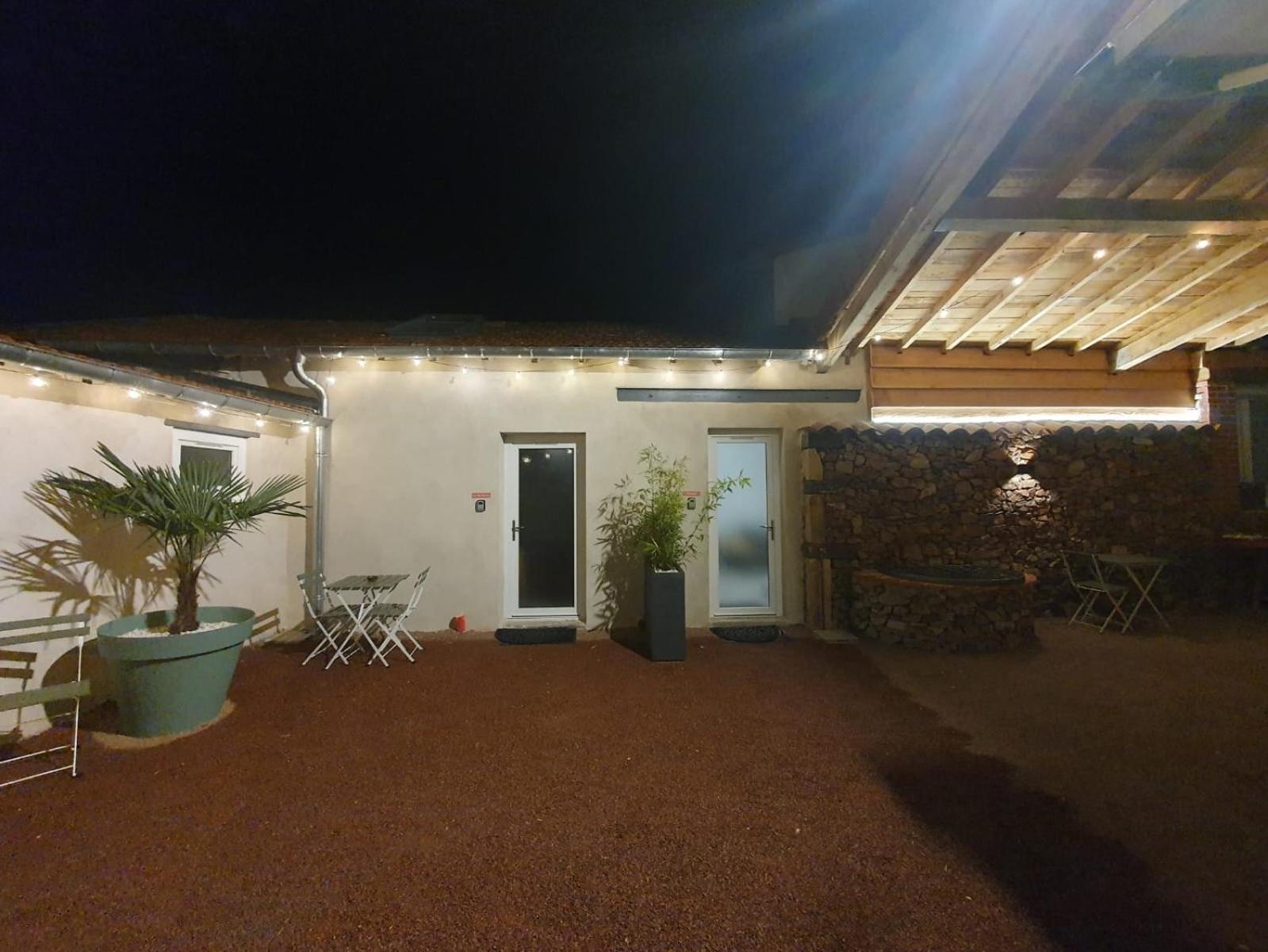 Le Boheme, Sauna & Spa Riorges Εξωτερικό φωτογραφία