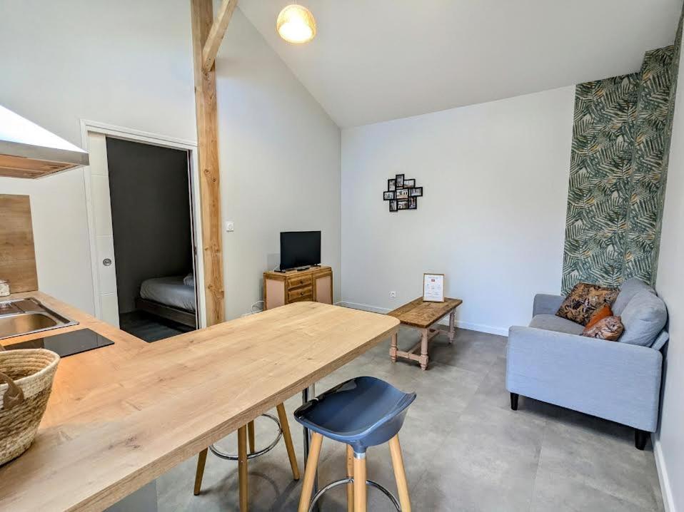 Le Boheme, Sauna & Spa Riorges Εξωτερικό φωτογραφία