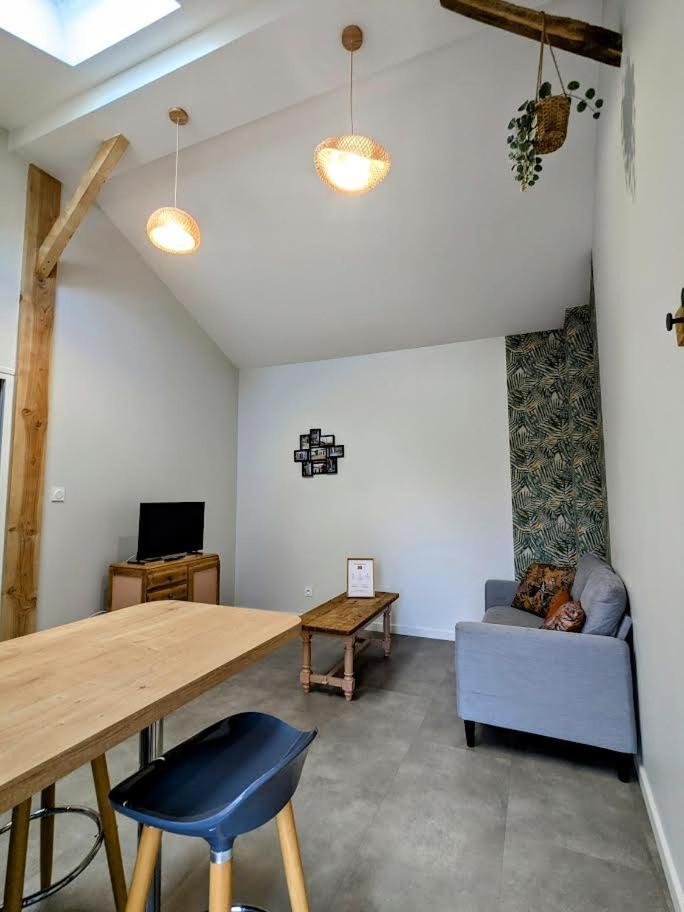 Le Boheme, Sauna & Spa Riorges Εξωτερικό φωτογραφία